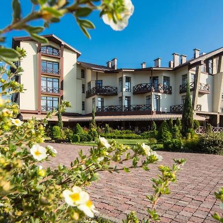 Optima Collection Park Hotel Ivano-Frankivsk Buitenkant foto