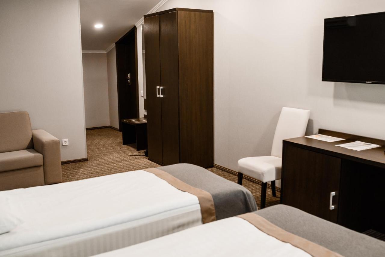 Optima Collection Park Hotel Ivano-Frankivsk Buitenkant foto