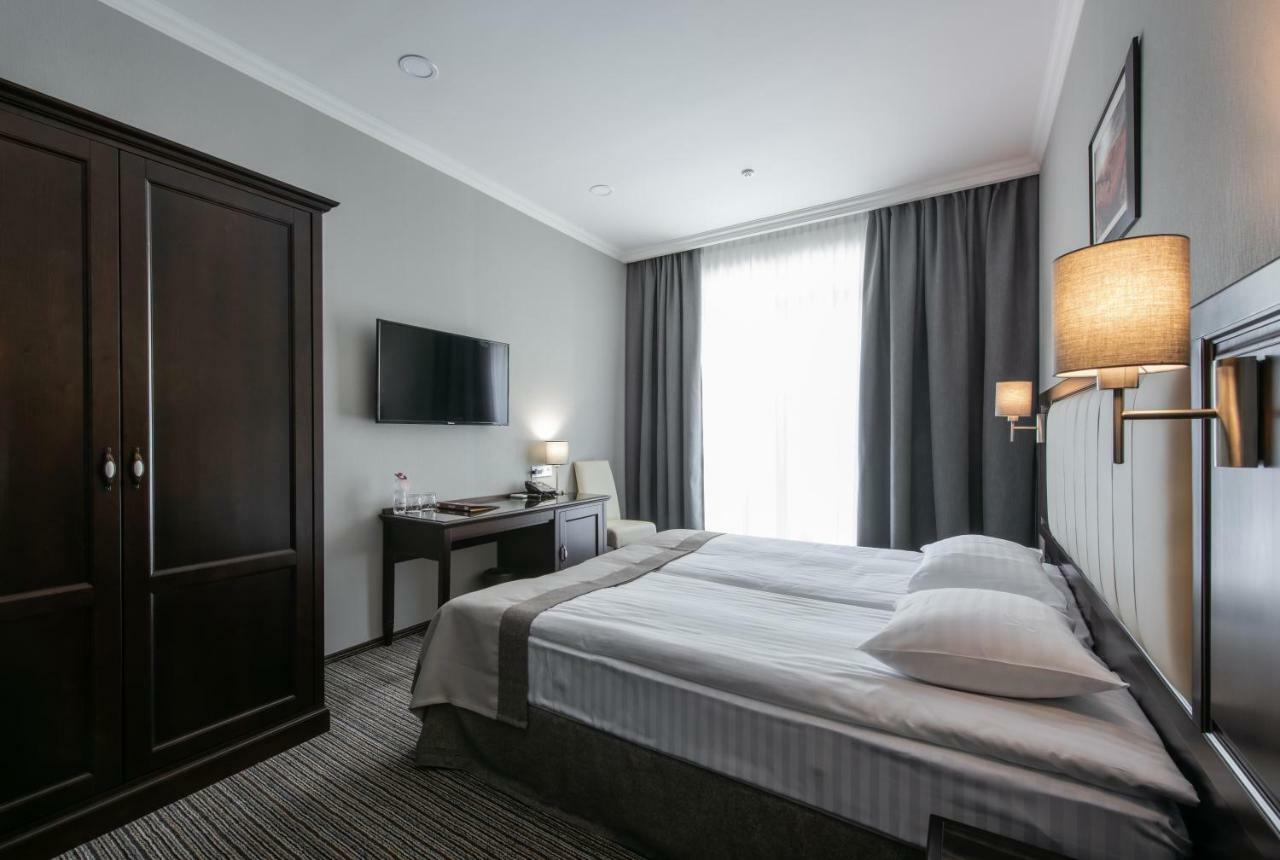 Optima Collection Park Hotel Ivano-Frankivsk Buitenkant foto