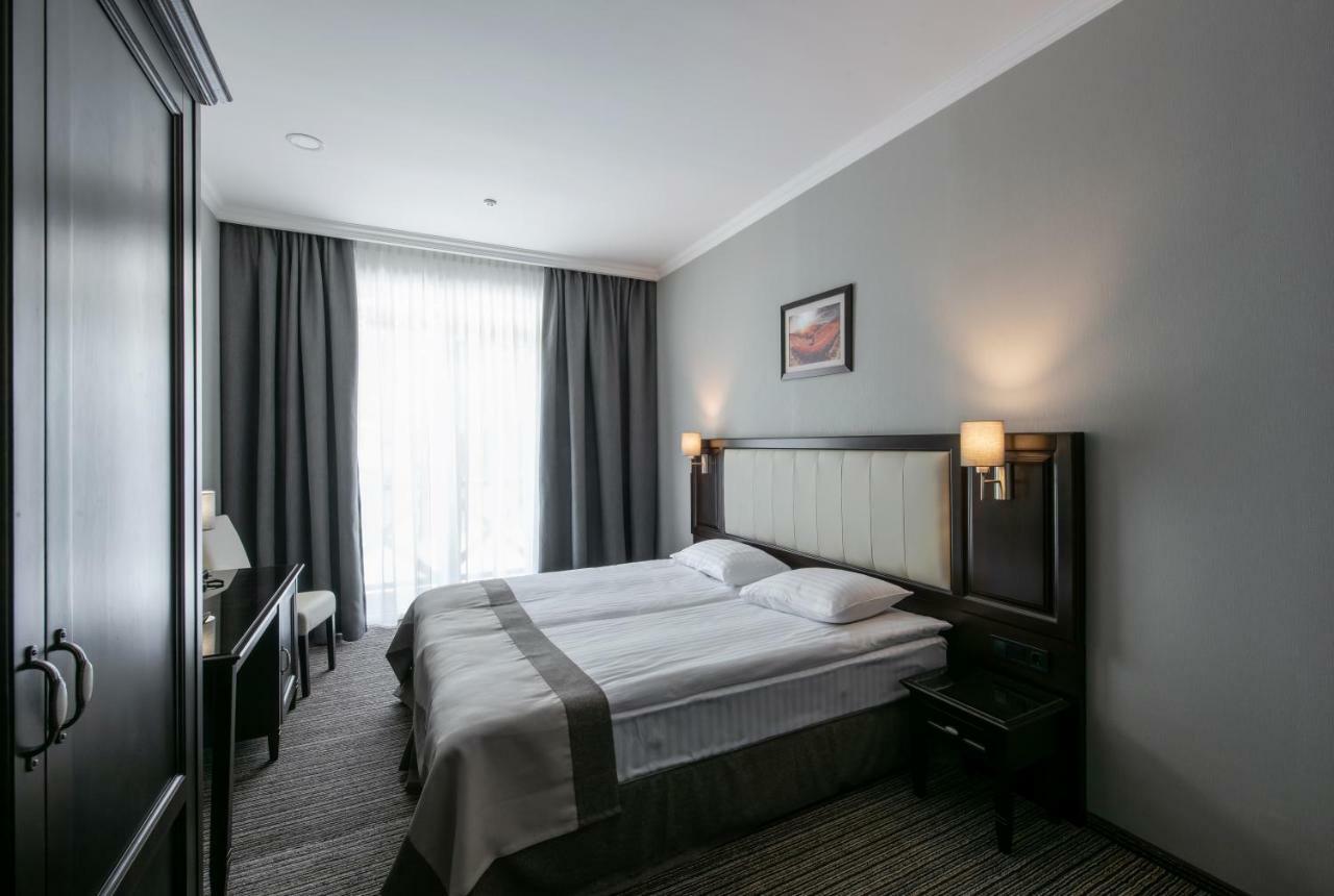 Optima Collection Park Hotel Ivano-Frankivsk Buitenkant foto