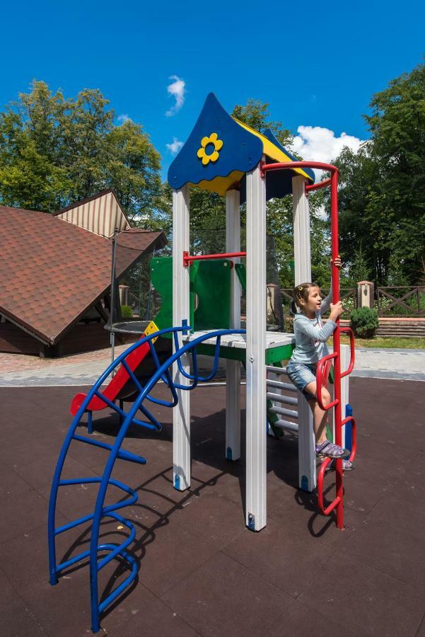 Optima Collection Park Hotel Ivano-Frankivsk Buitenkant foto
