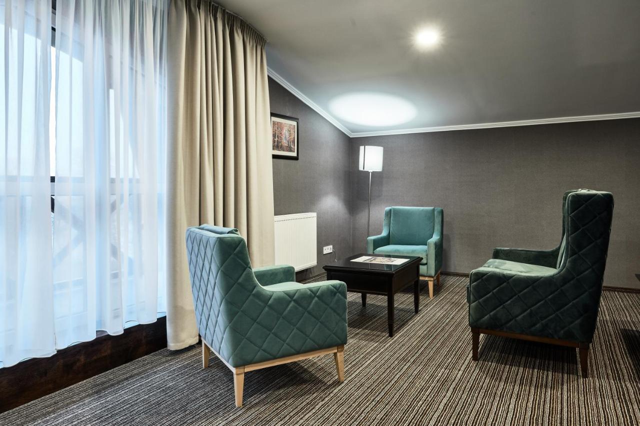 Optima Collection Park Hotel Ivano-Frankivsk Buitenkant foto