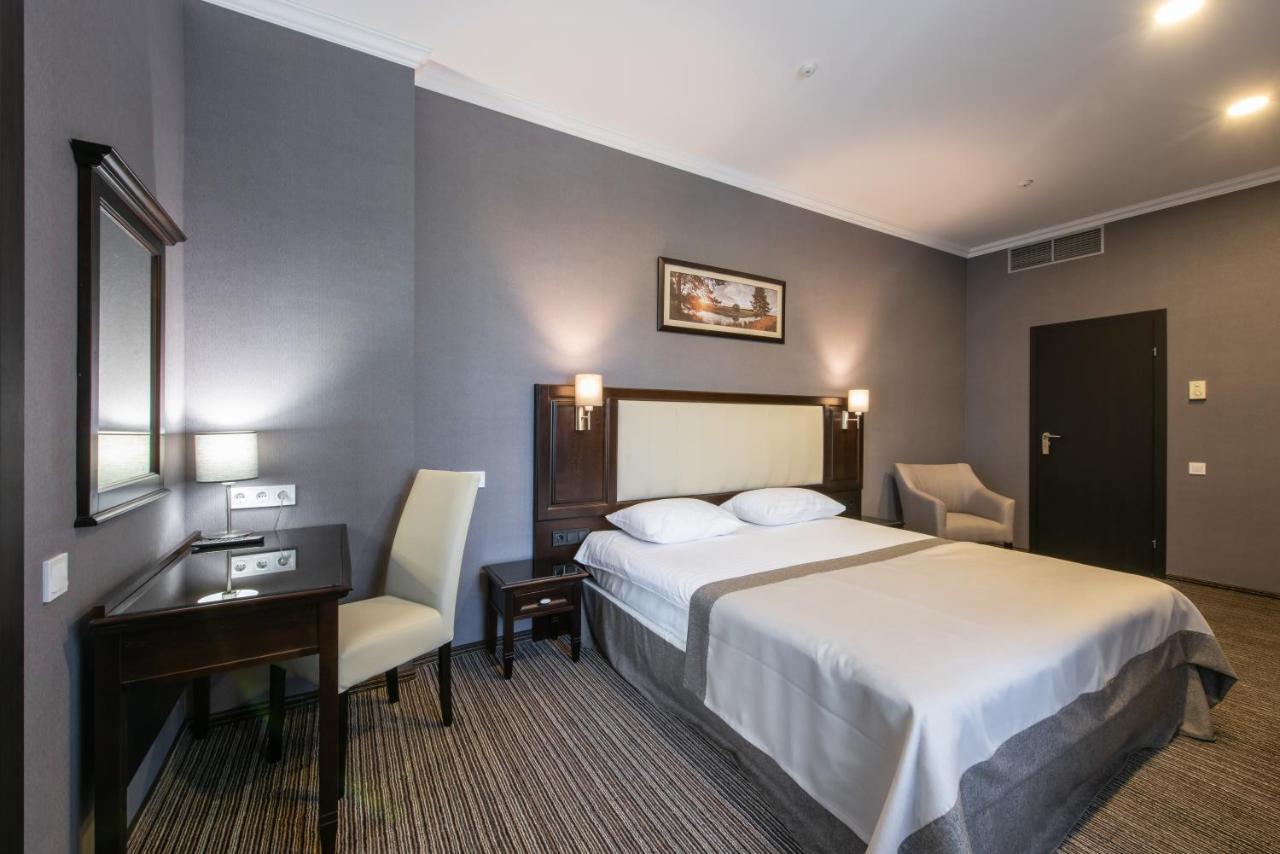 Optima Collection Park Hotel Ivano-Frankivsk Buitenkant foto