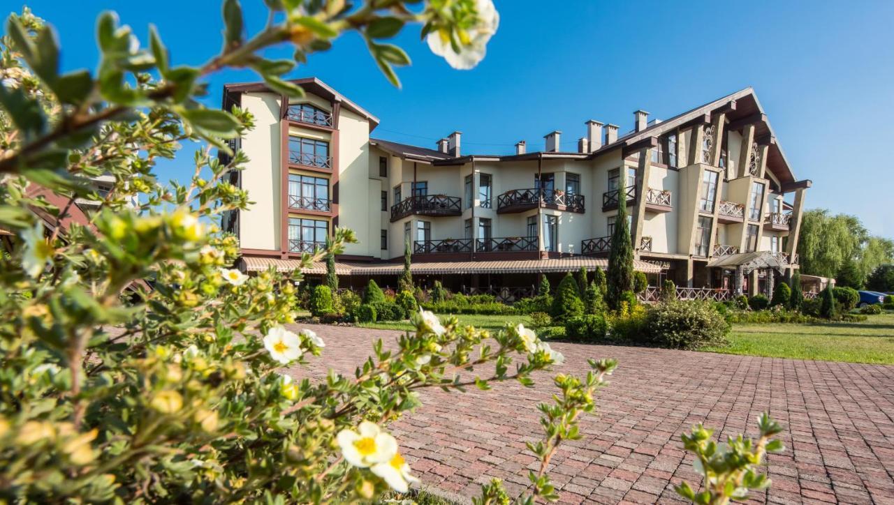 Optima Collection Park Hotel Ivano-Frankivsk Buitenkant foto
