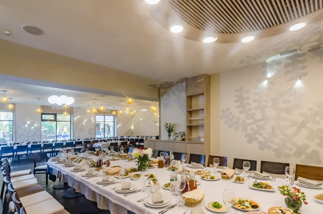Optima Collection Park Hotel Ivano-Frankivsk Buitenkant foto